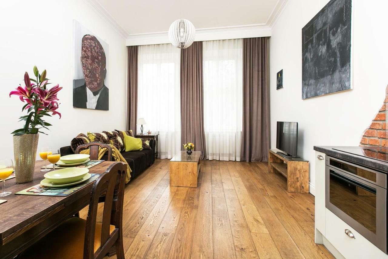 Old Town Brigue Apartment By Otium Krasków Εξωτερικό φωτογραφία