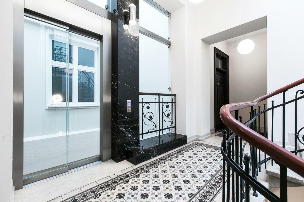 Old Town Brigue Apartment By Otium Krasków Εξωτερικό φωτογραφία